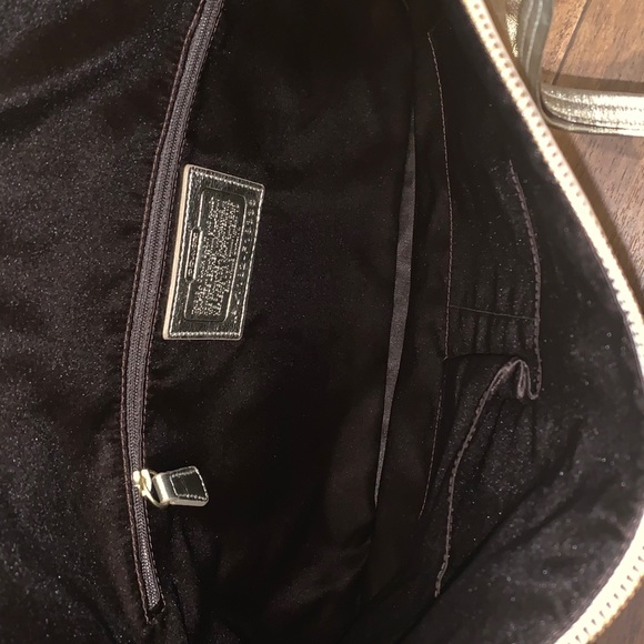 Coach purse- tote large size - Picture 2 of 4